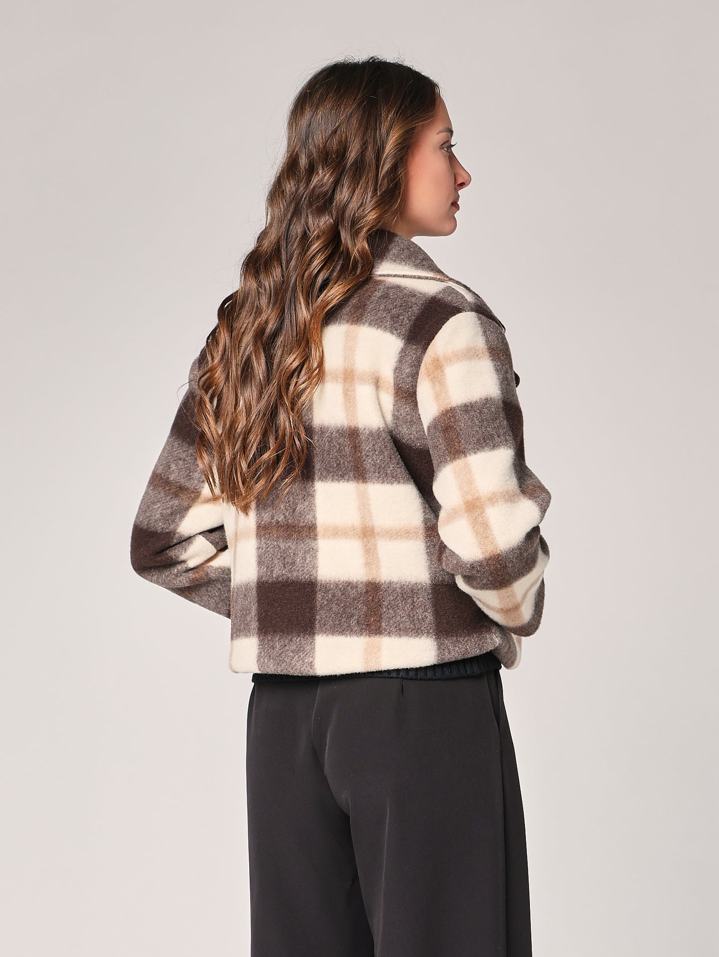 Kurzer karierter Mantel