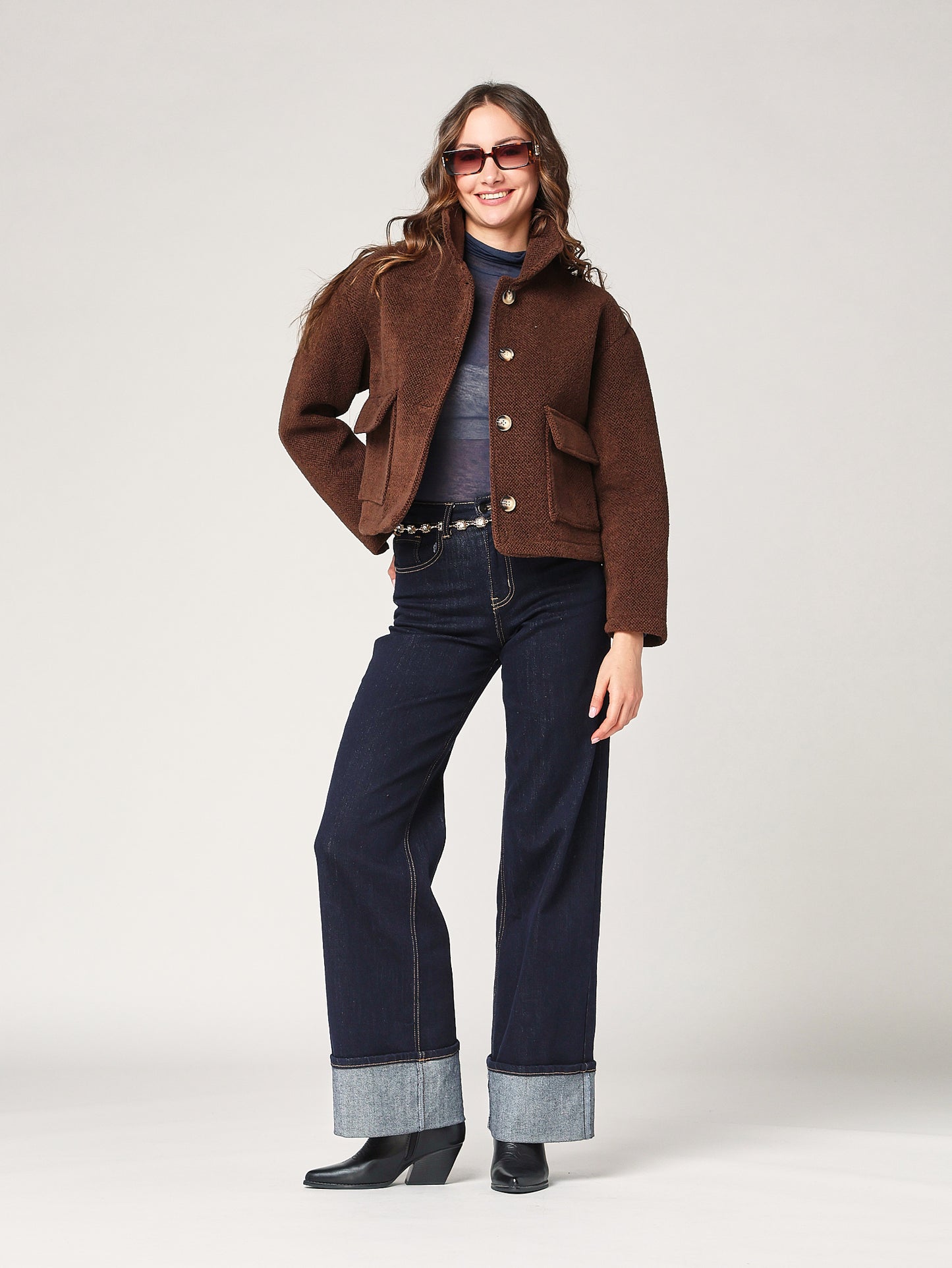 Kurzer Mantel mit zwei Taschen