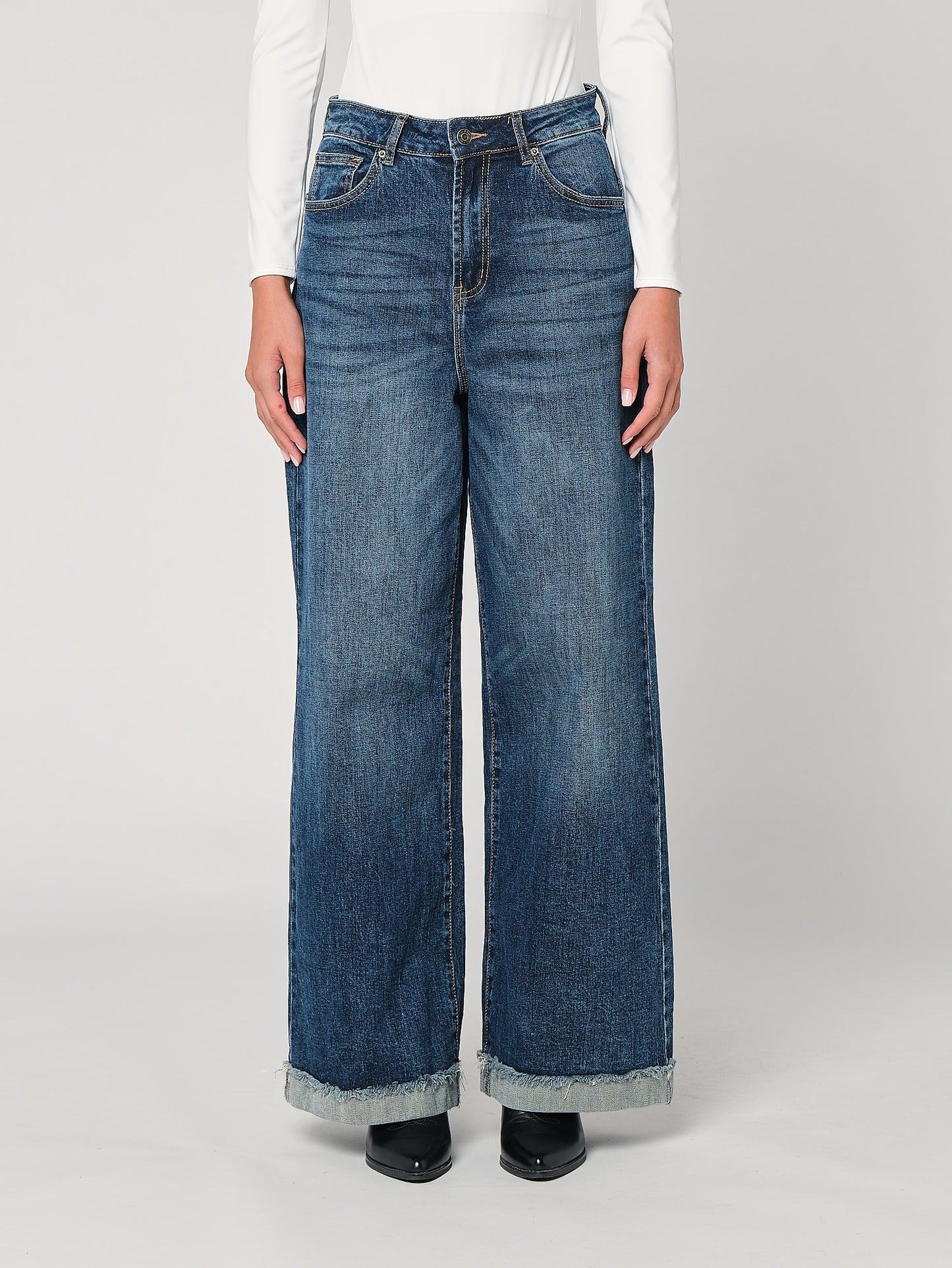 Jeans a palazzo con risvolto