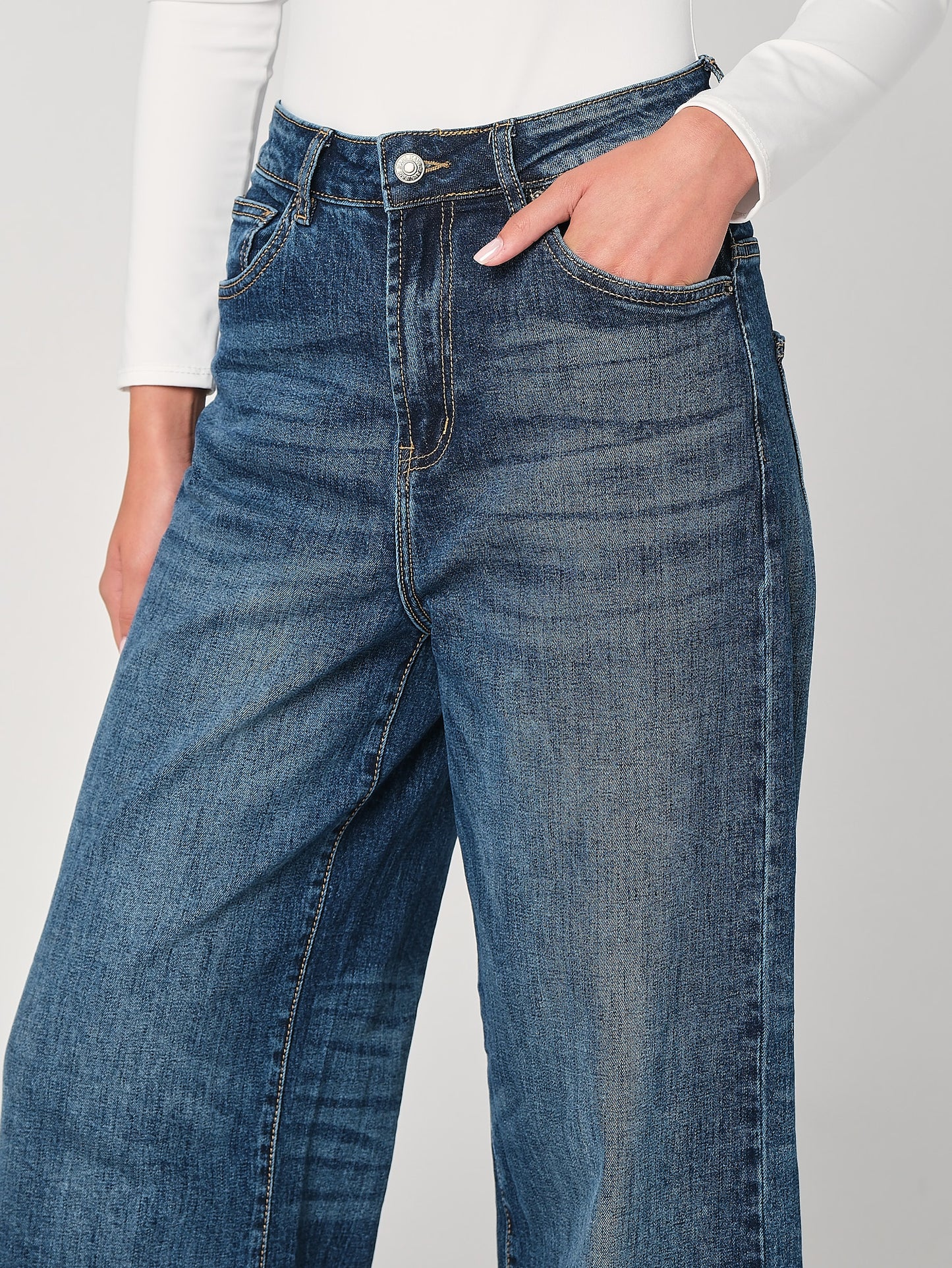 Jeans a palazzo con risvolto