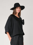 Maglia in raso larga