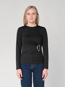 Maglia con gioiello a lato