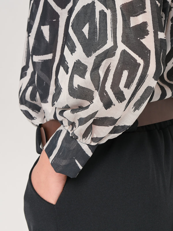 Camicia in fantasia con fiocco