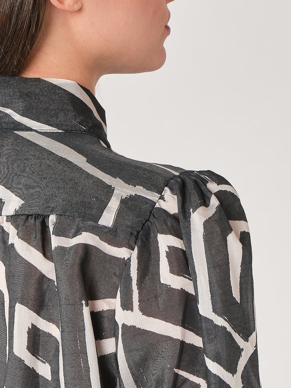 Camicia in fantasia con fiocco