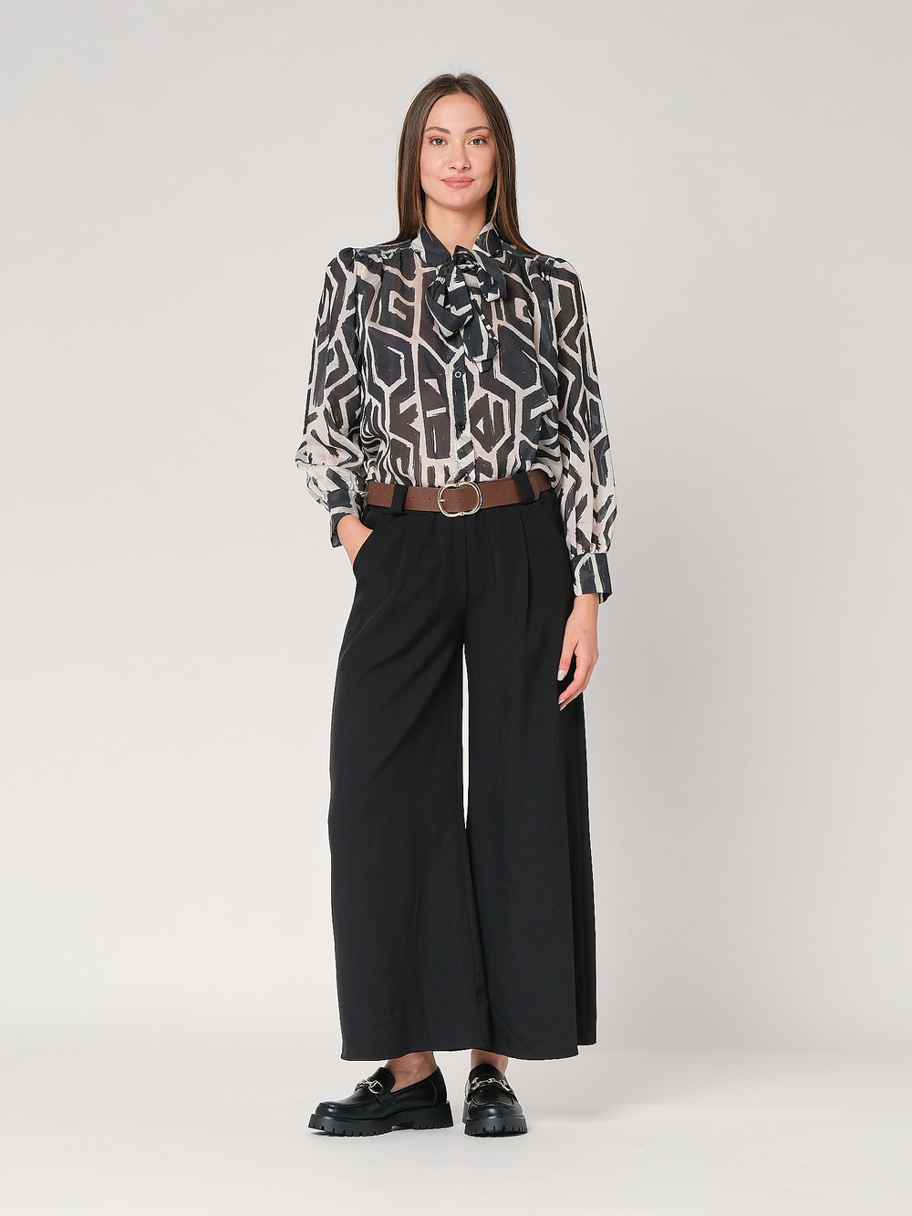Pantalone palazzo con pinces