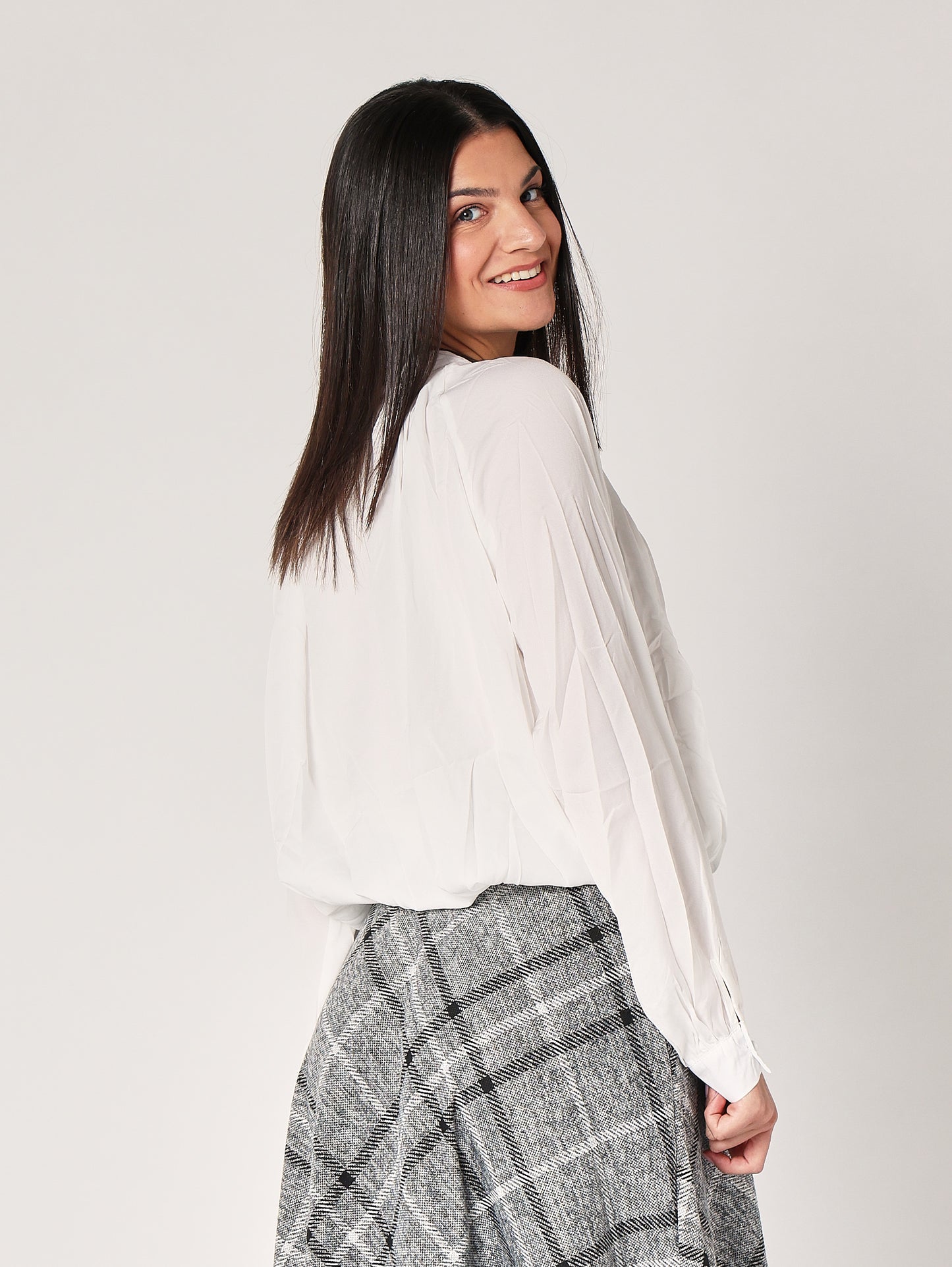 Ballonpullover mit Rosenapplikation