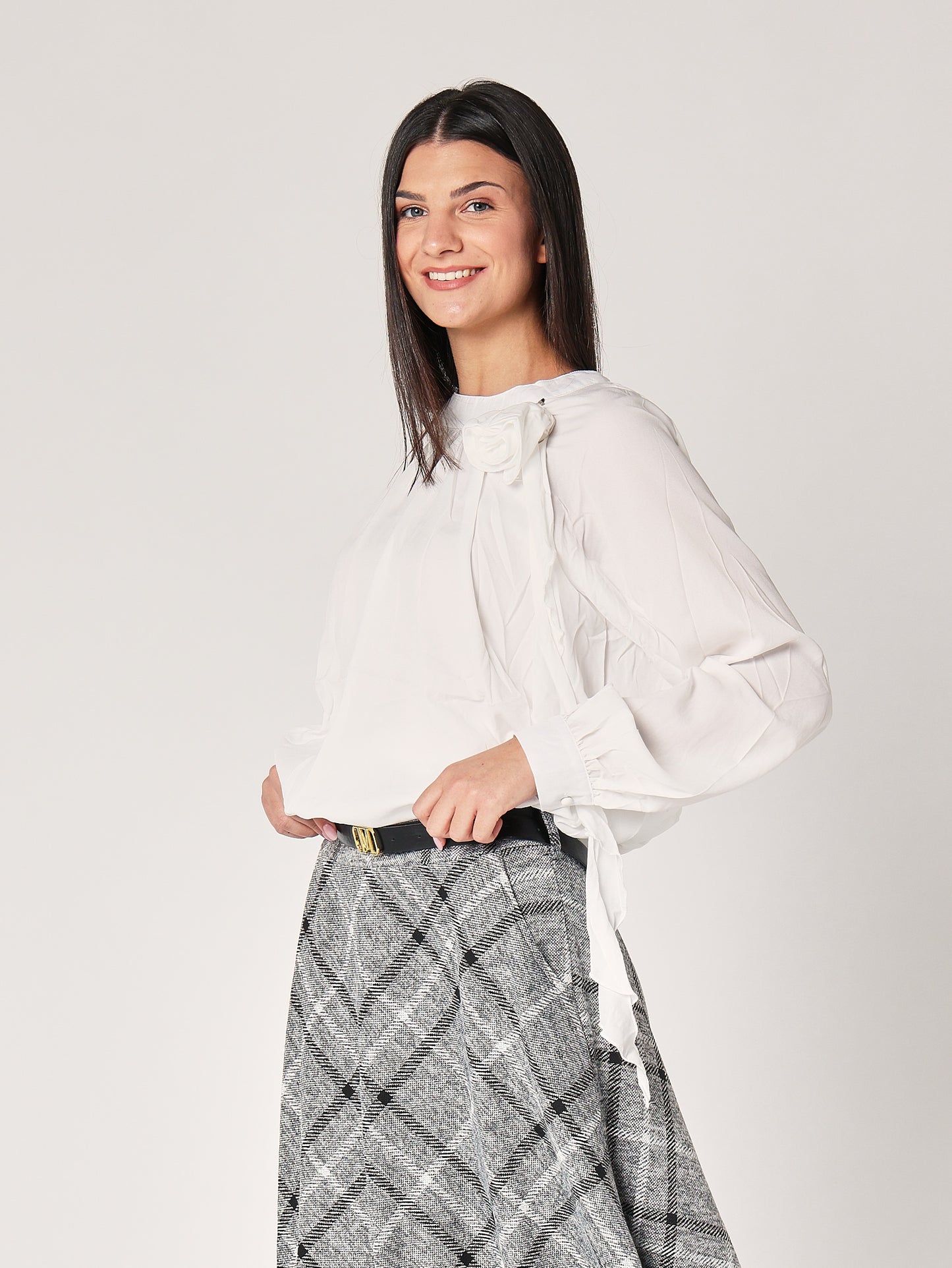 Ballonpullover mit Rosenapplikation