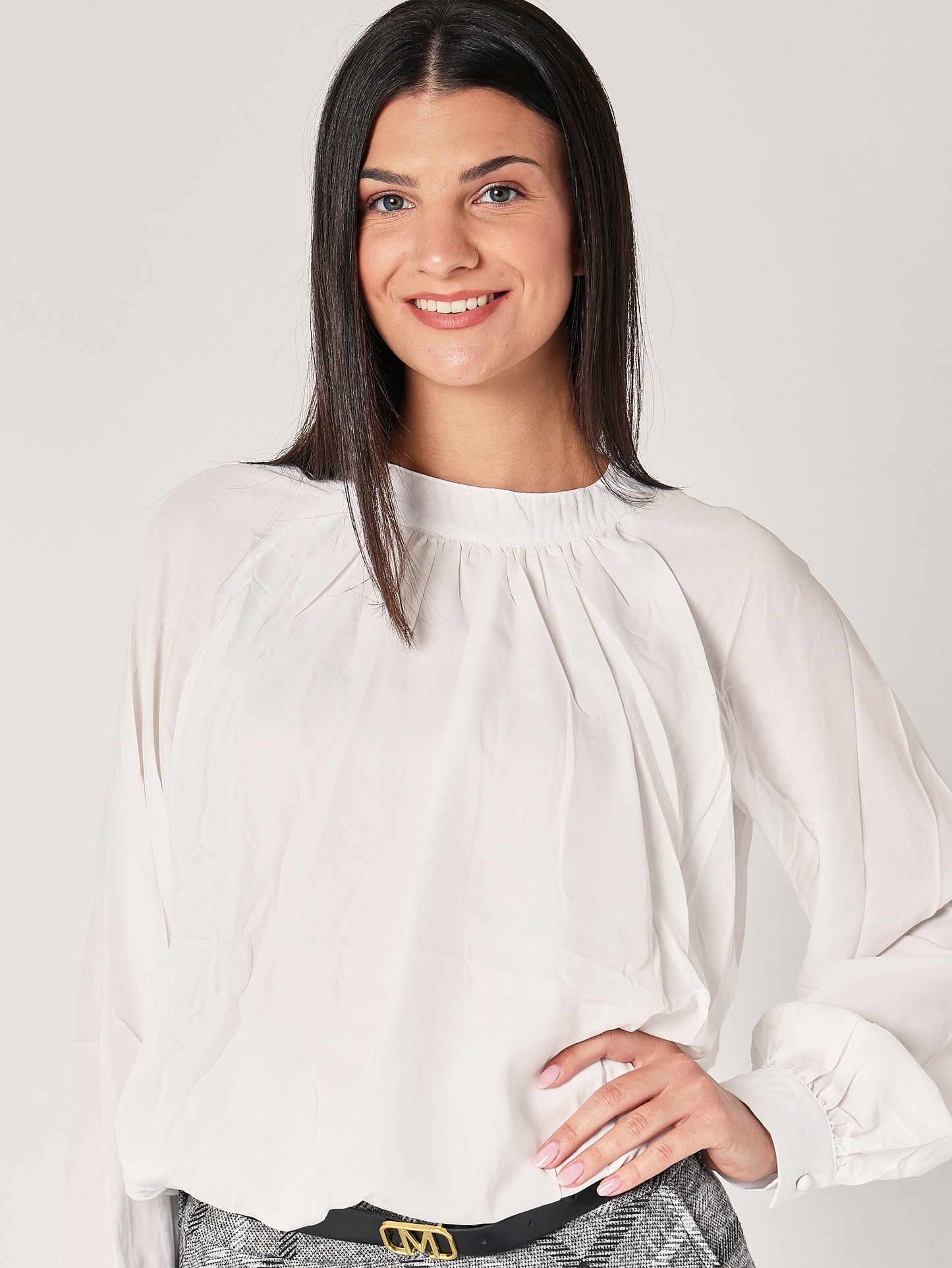 Ballonpullover mit Rosenapplikation