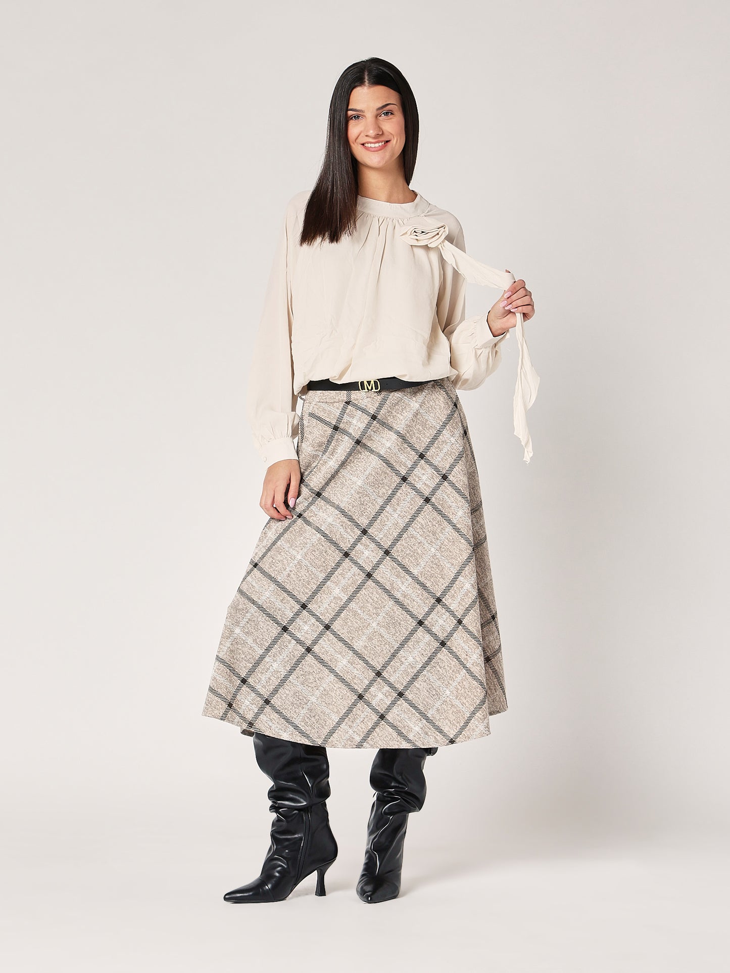 Ballonpullover mit Rosenapplikation