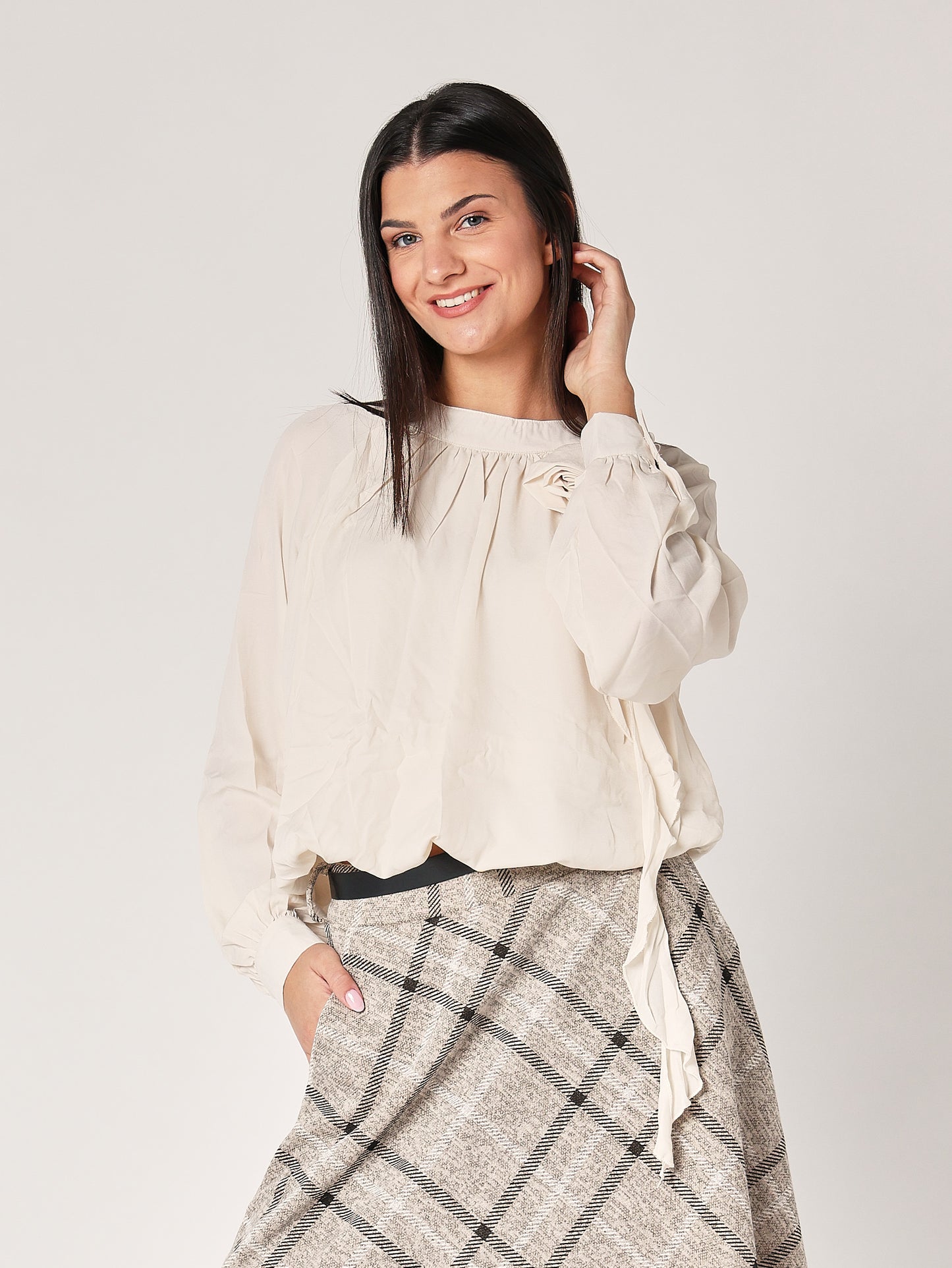 Ballonpullover mit Rosenapplikation