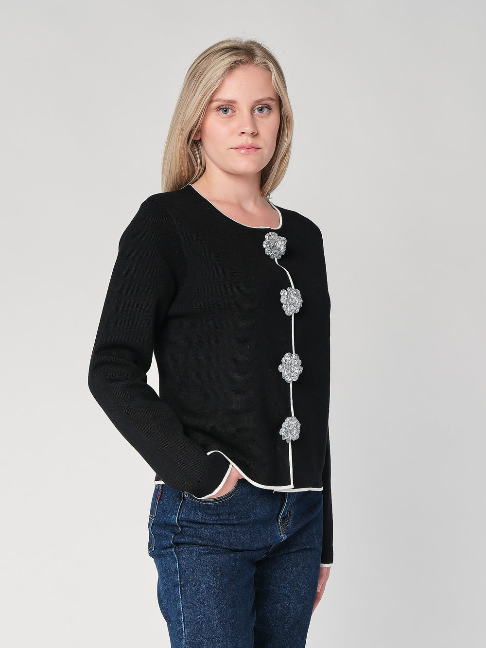 Giacca maglia con spille rosa