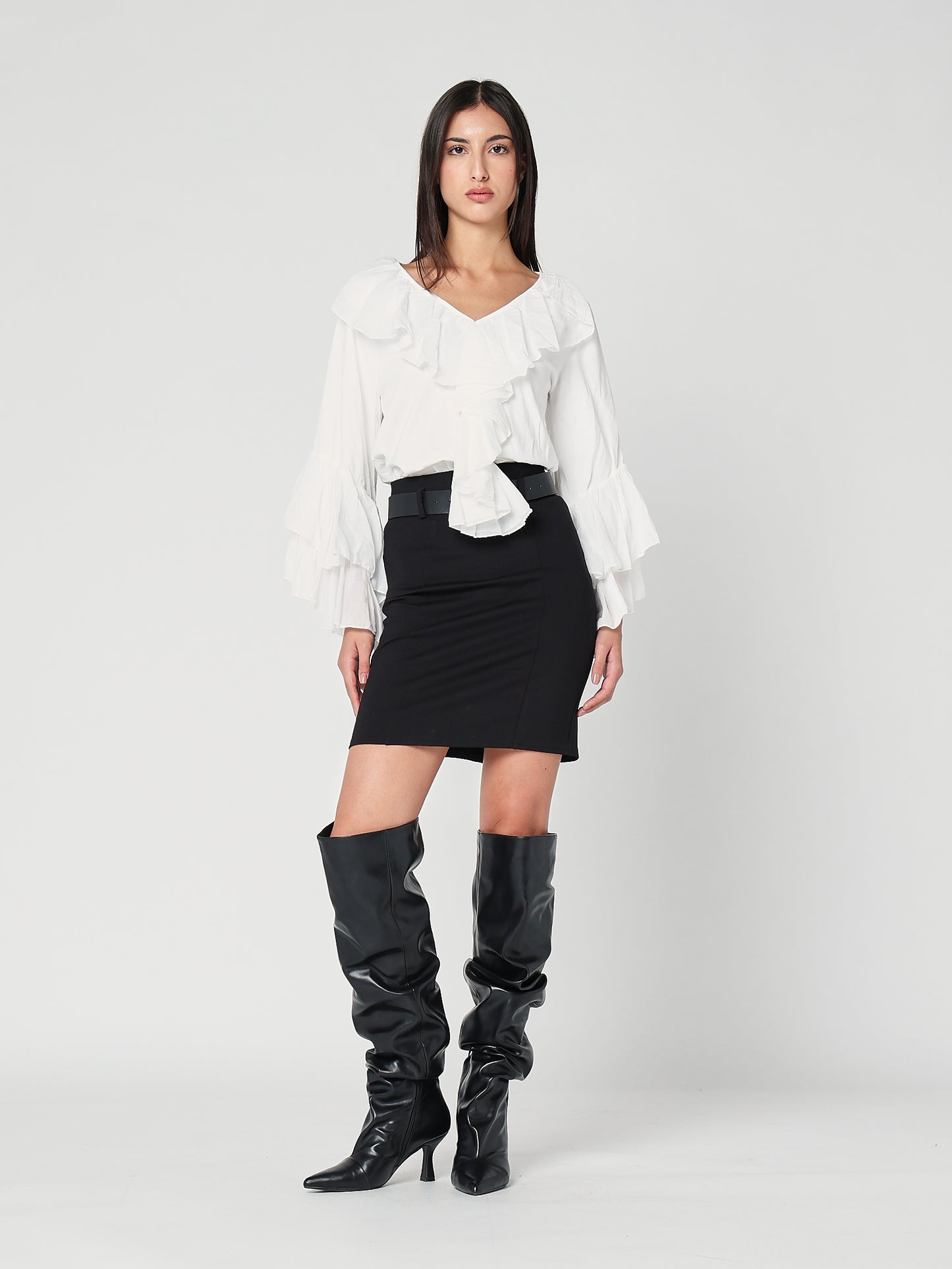 Baumwollpullover mit V-Ausschnitt und Rüschen