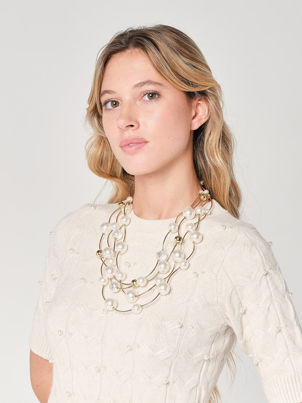Collana corta con sfere