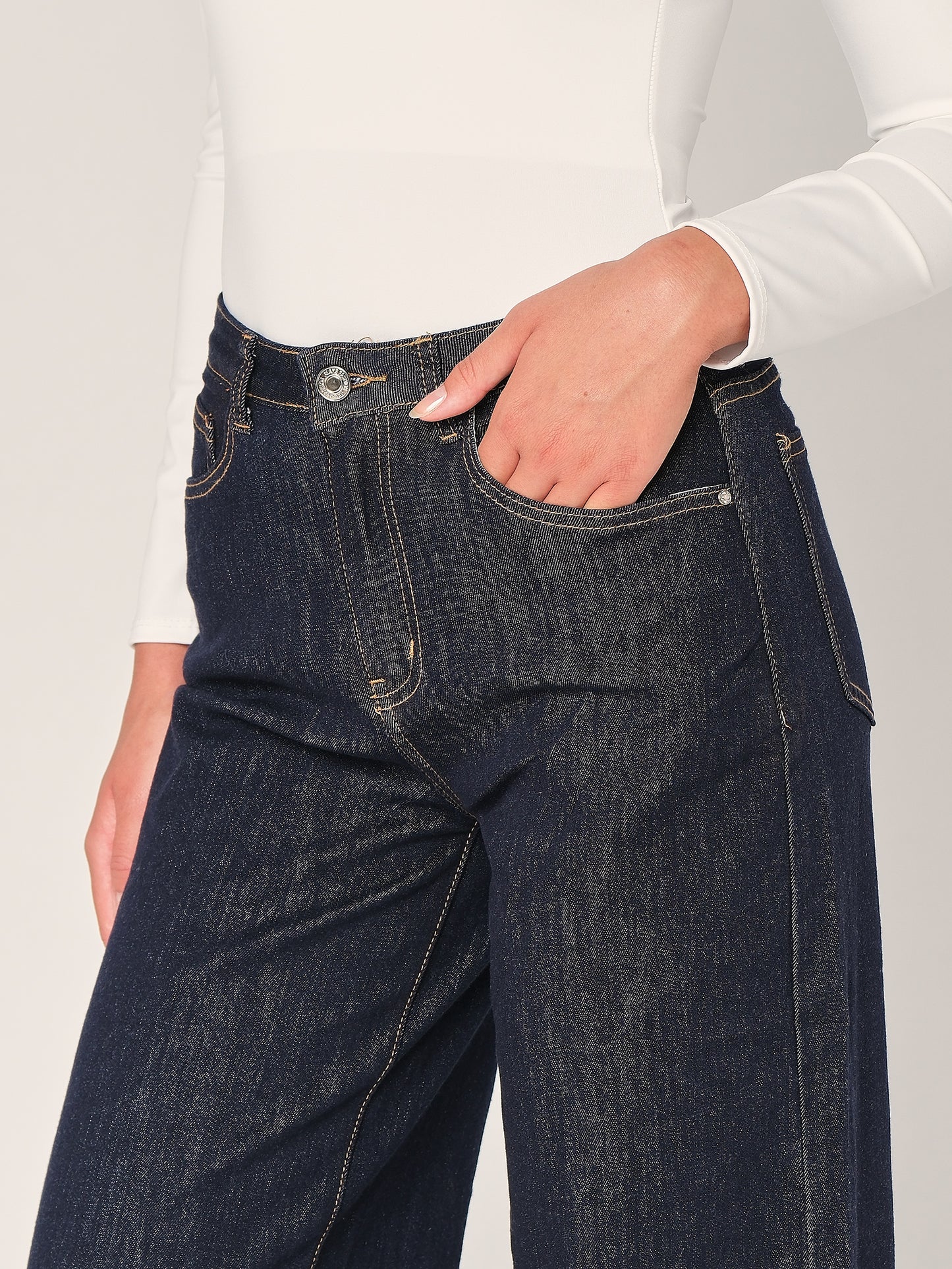 Jeans palazzo con risvolto