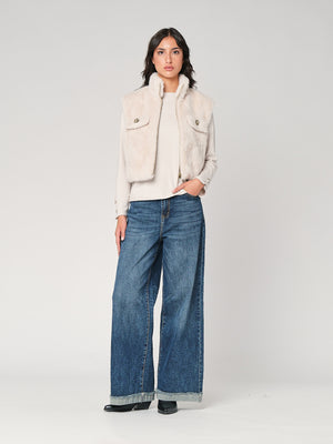 Gilet in pelliccia con bottoni gioiello