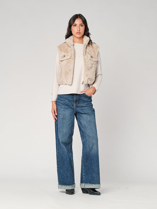 Gilet in pelliccia con bottoni gioiello