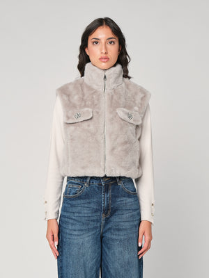 Gilet in pelliccia con bottoni gioiello