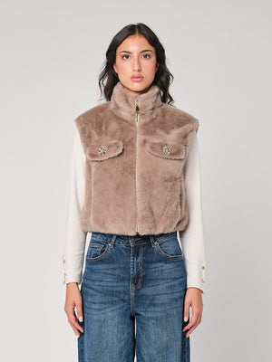 Gilet in pelliccia con bottoni gioiello