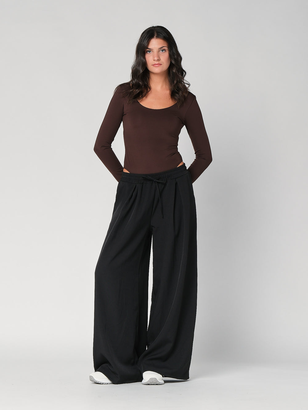 Pantalone palazzo con pinces
