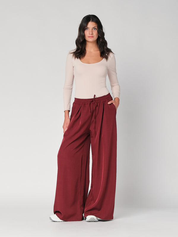 Pantalone palazzo con pinces