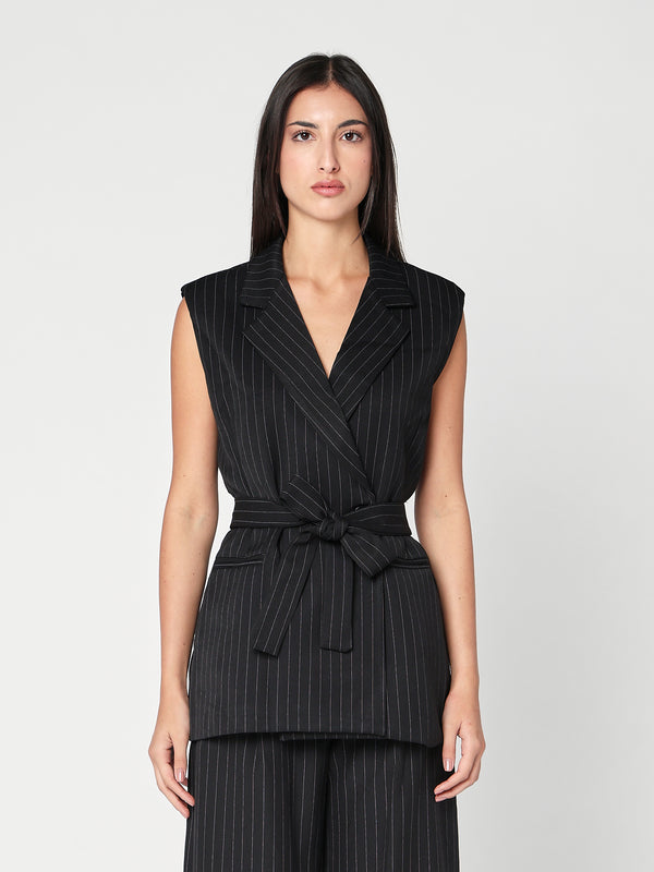 Gilet a righe con cintura
