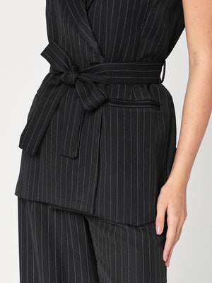 Gilet a righe con cintura