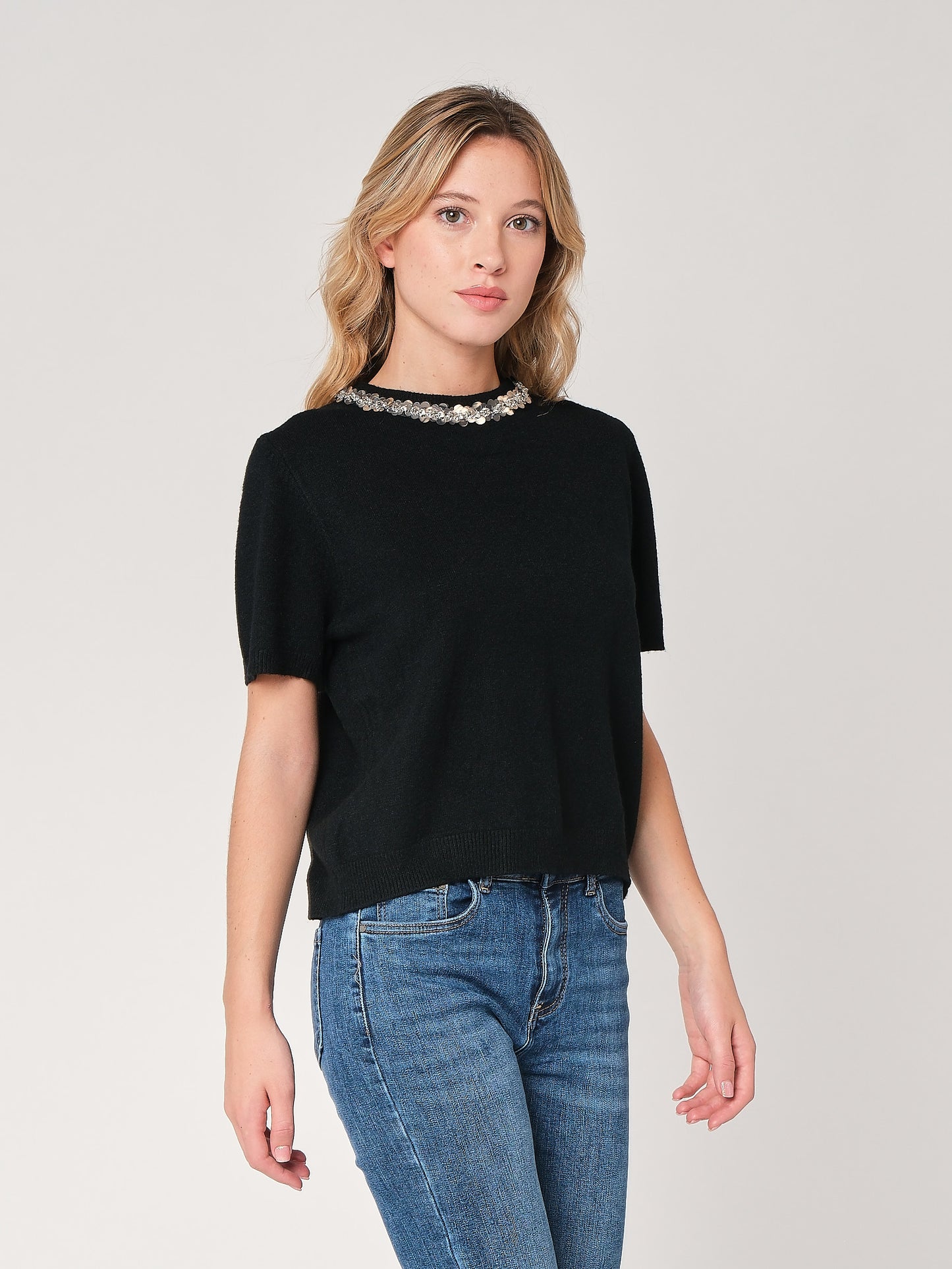 Paillettenkragenpullover