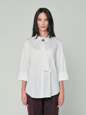 Camicia con cravatta gioiello