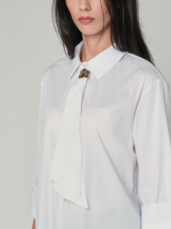 Camicia con cravatta gioiello
