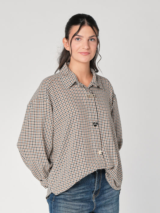 Camicia a quadretti con spille