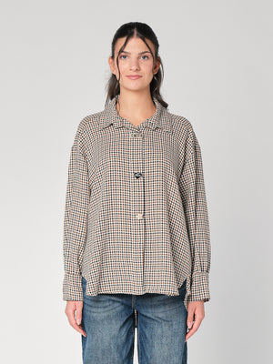 Camicia a quadretti con spille