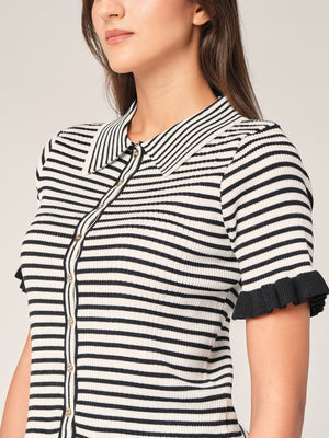 Maglia a righe con collo a camicia