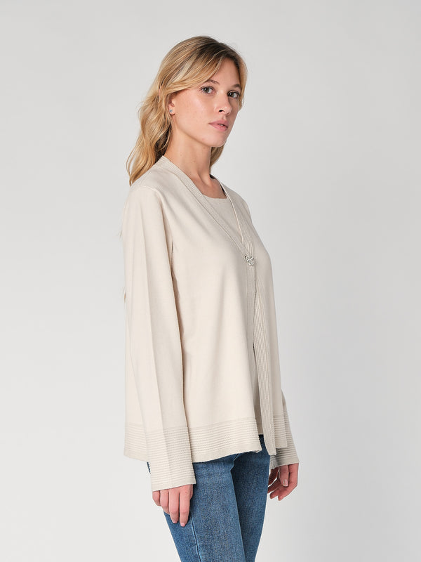 Maglia con profilo lurex e bottoni gioiello