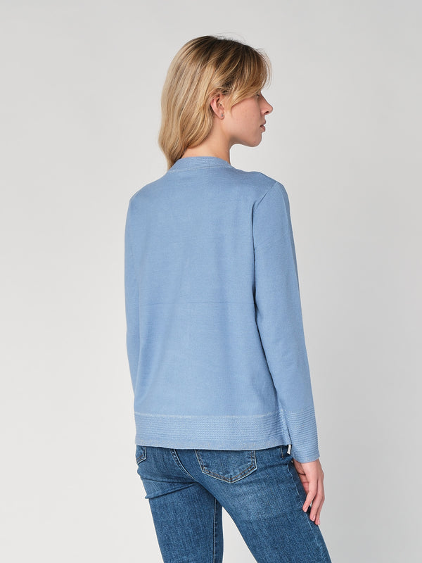 Maglia con profilo lurex e bottoni gioiello