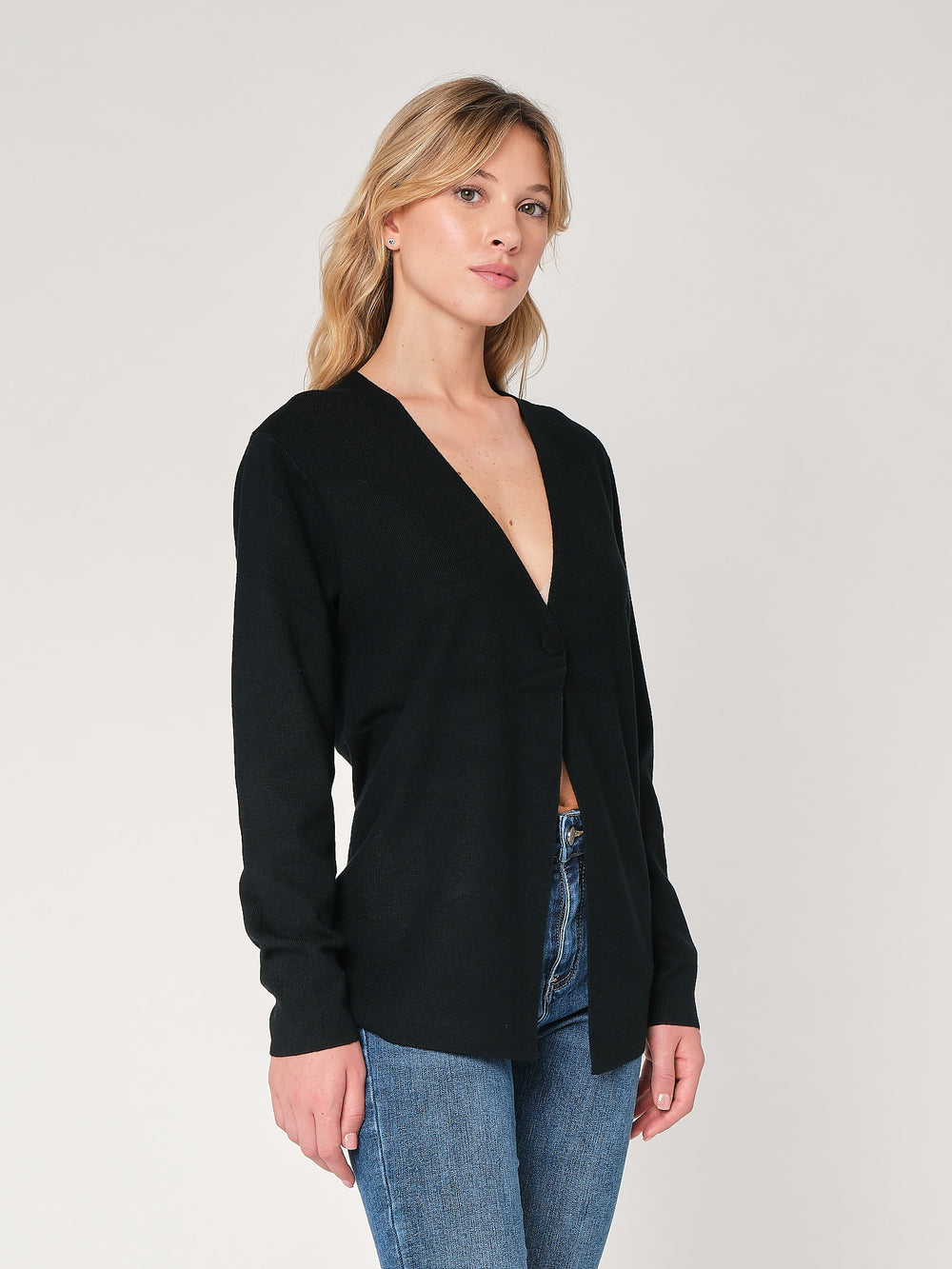 Cardigan con bottone
