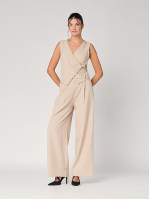 Completo gilet con nodo a lato