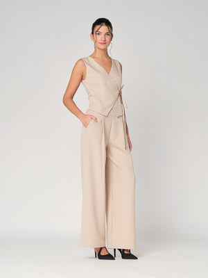 Completo gilet con nodo a lato