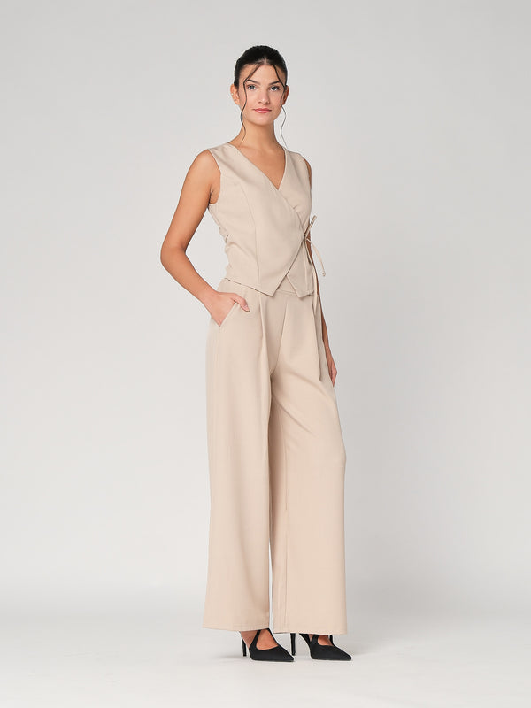 Completo gilet con nodo a lato
