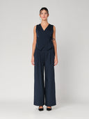 Completo gilet con nodo a lato
