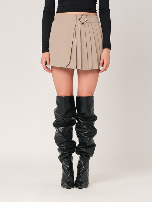 Shorts con plisse davanti