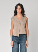 Gilet con bottone oro