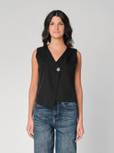 Gilet con bottone oro