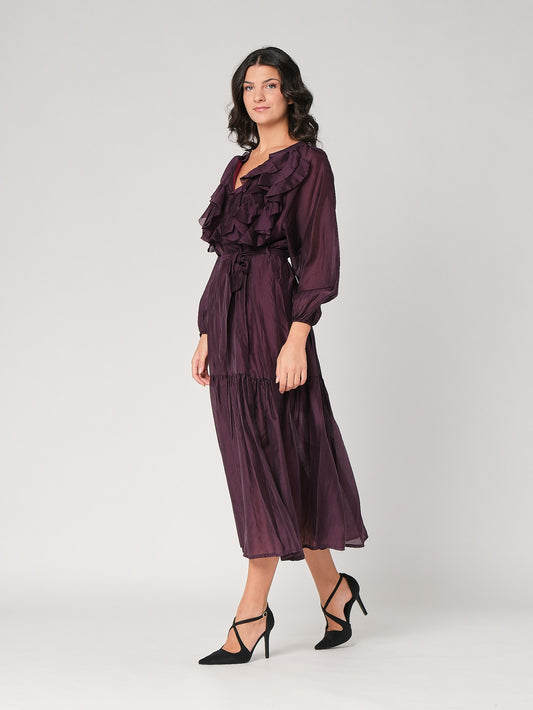 Kleid mit V-Ausschnitt und Rüschen