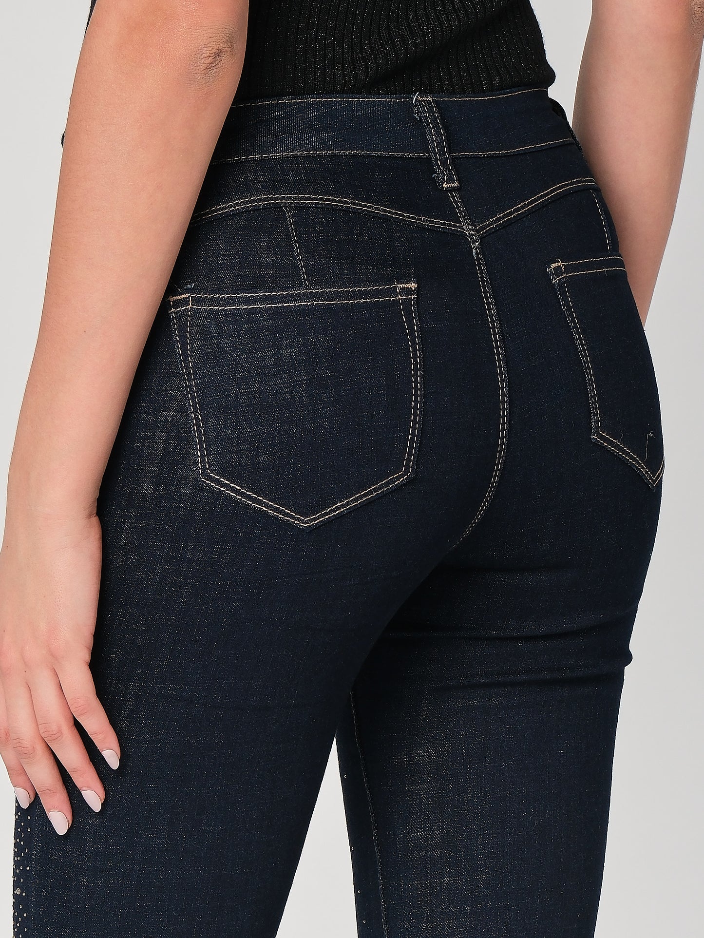 Jeans a zampa con strass