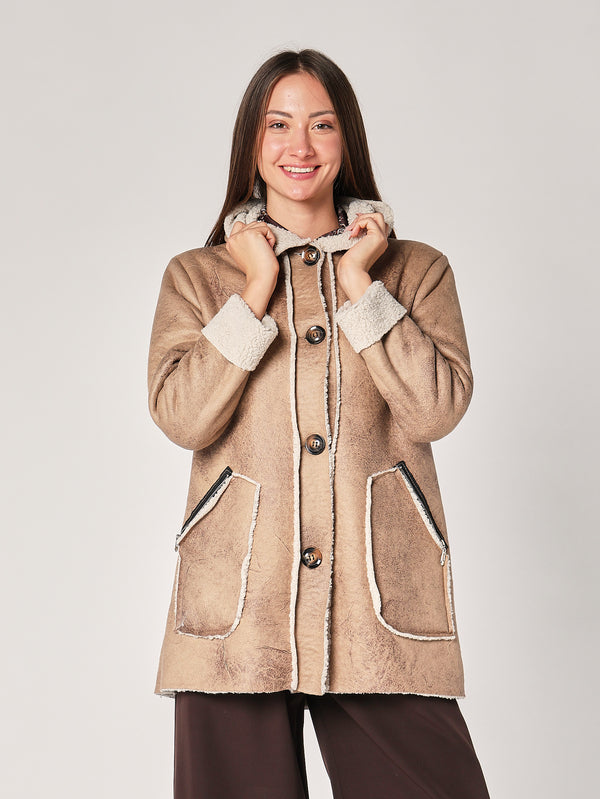 Schaffell mit Kapuze 