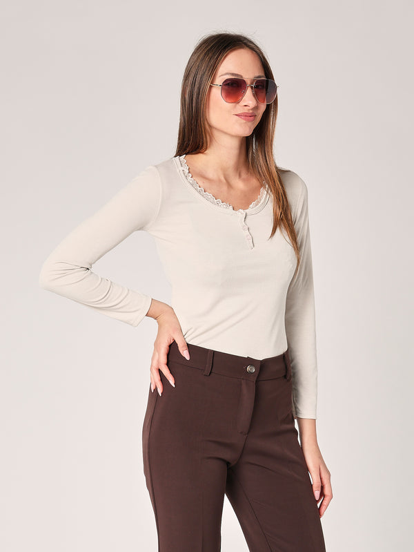 Maglia collo pizzo