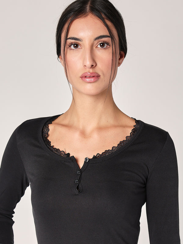 Maglia collo pizzo