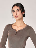 Maglia collo pizzo