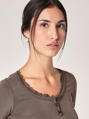 Maglia collo pizzo