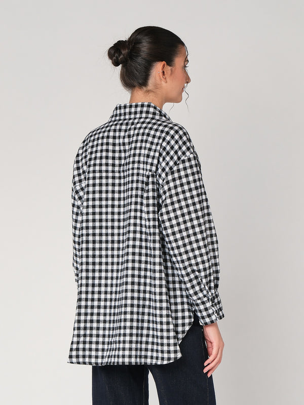 Camicia a quadretti con spille